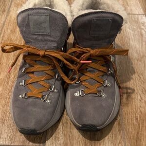 Sorel Women’s Gray Boots with Orange Laces